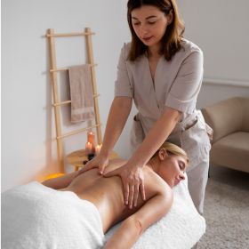 MASSATGE AYURVÈDIC & AROMATERÀPIA - ABRIL 2026 