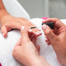 MANICURA & ESMALT SEMI PERMANENT MARÇ 2026